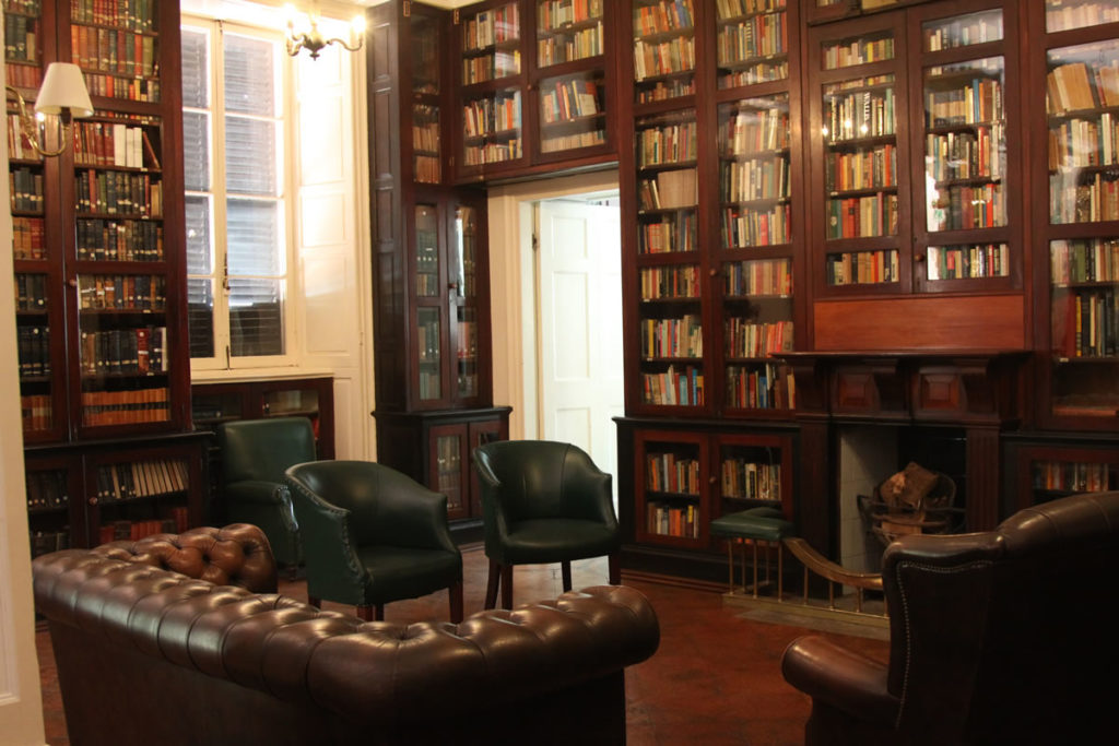 GARRISON LIBRARY - Gibraltar Info